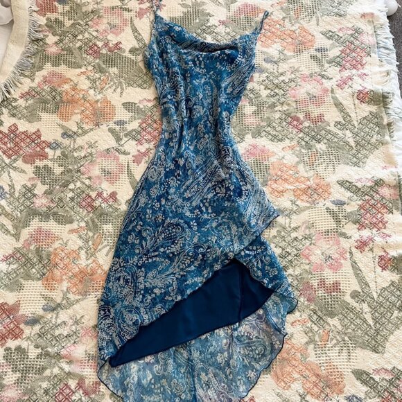 Blue and white cowl neck floral paisley city triangles summer dress - Picture 1 of 5